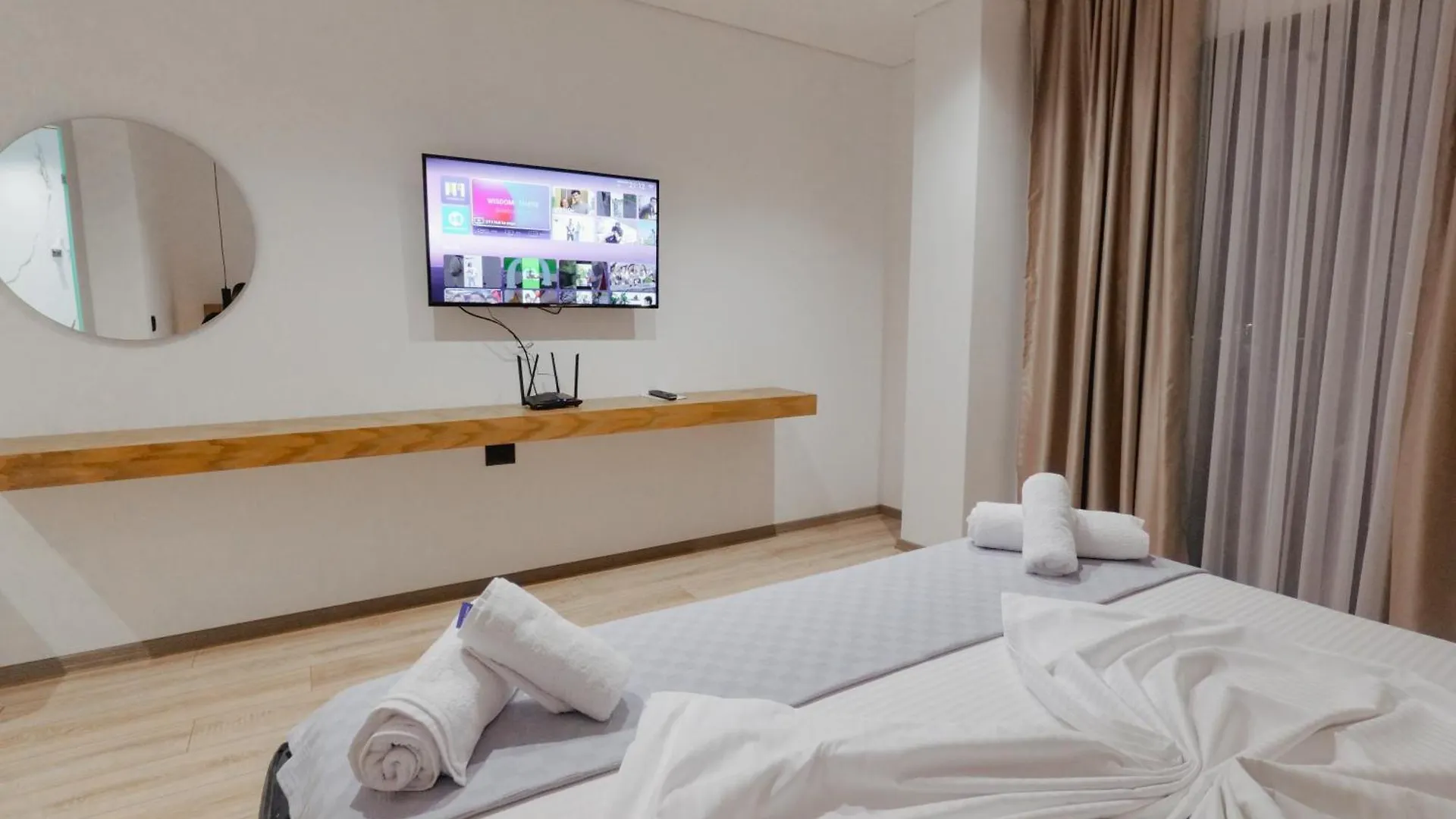 Hotel Vola ساراندا
