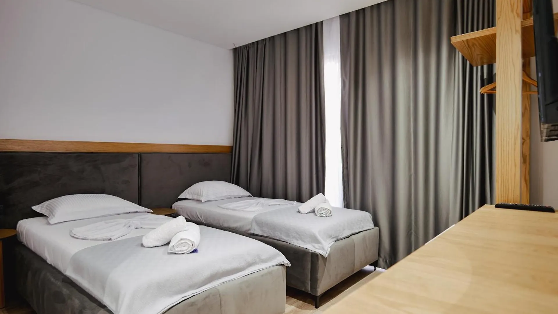 Hotel Vola Sarandë 4*,  Albanien