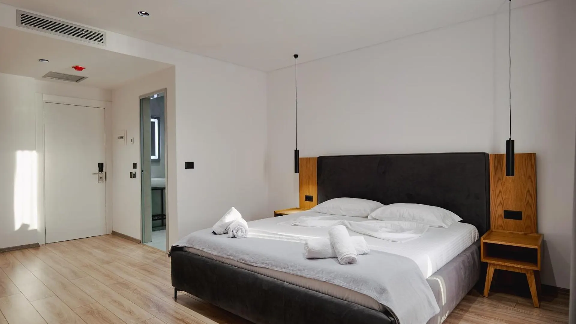 Hotel Vola ساراندا