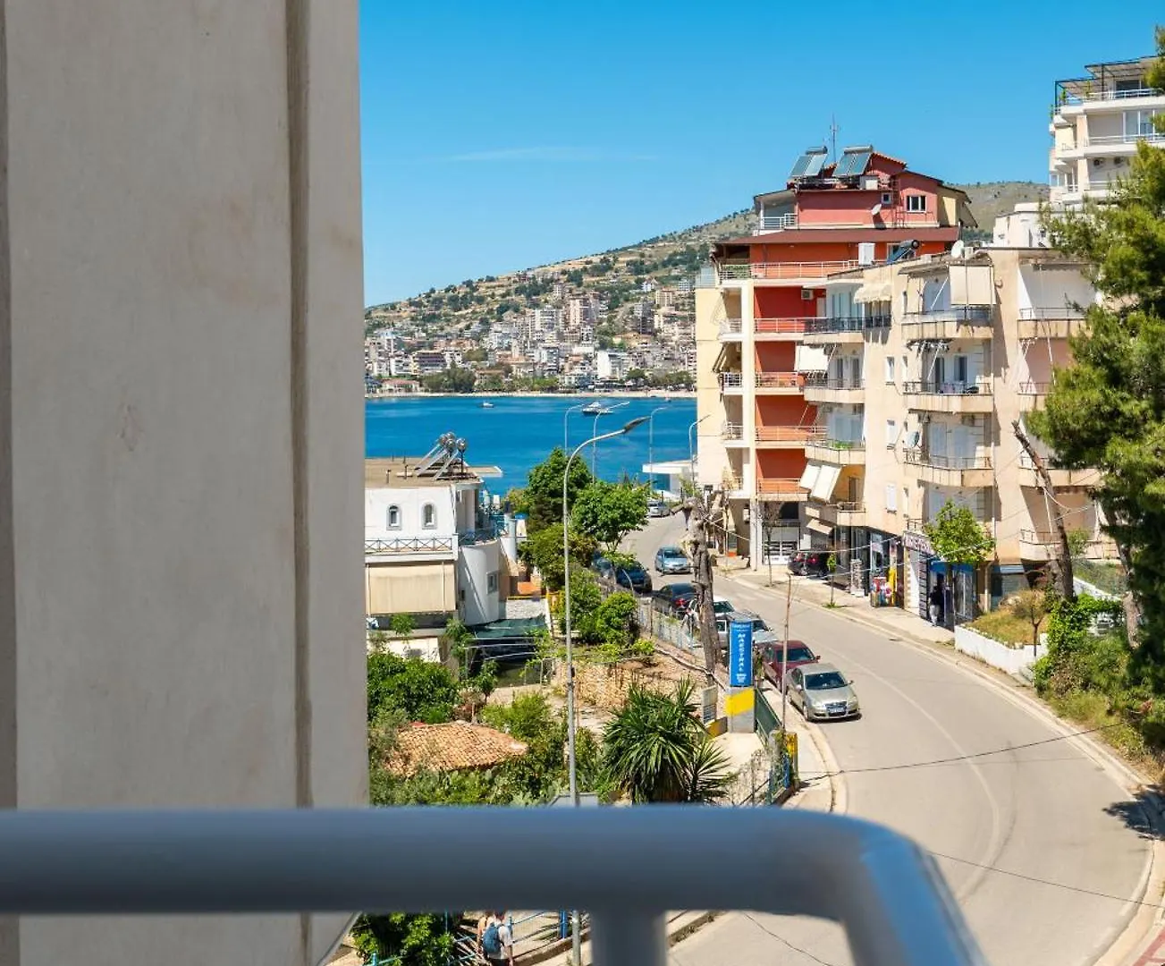 Hotel Vola ساراندا