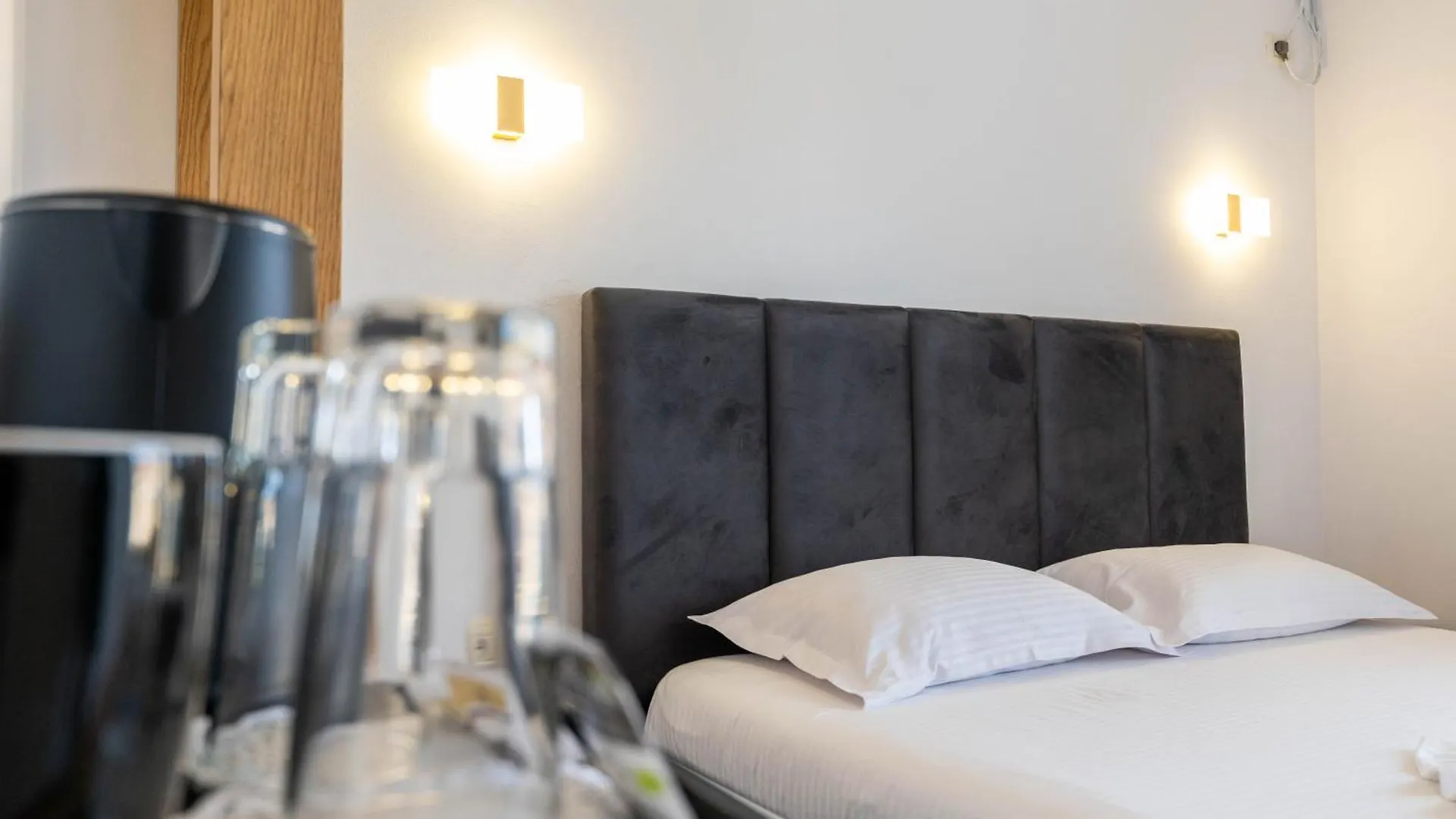 Hotel Vola Sarandë 4*,  Albanien