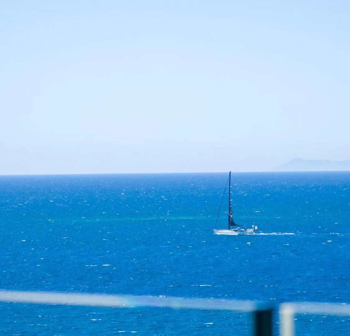 Hotel Vola ساراندا