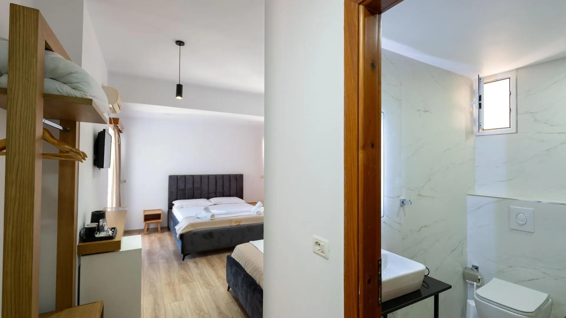 Hotel Vola Sarandë 4*,  Albânia