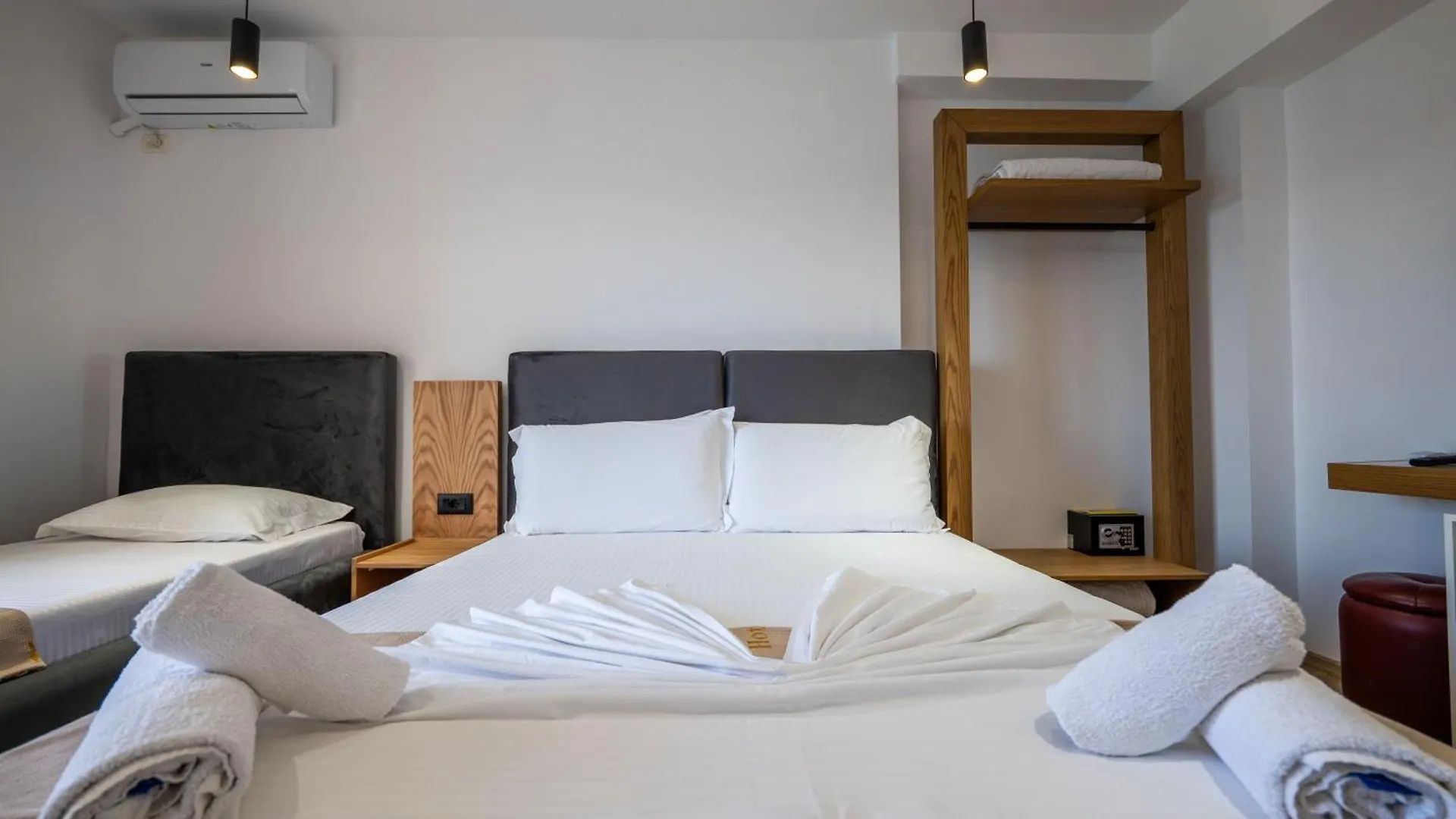 Hotel Vola Sarandë 4*,